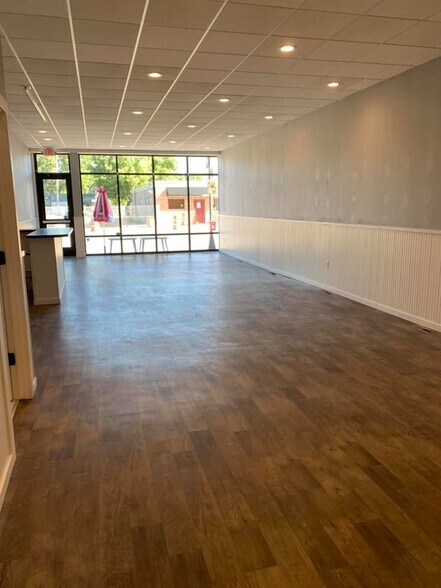 More Photos Of 237 Belgrade Ave, Mankato Storefront Retail Residential For Sale