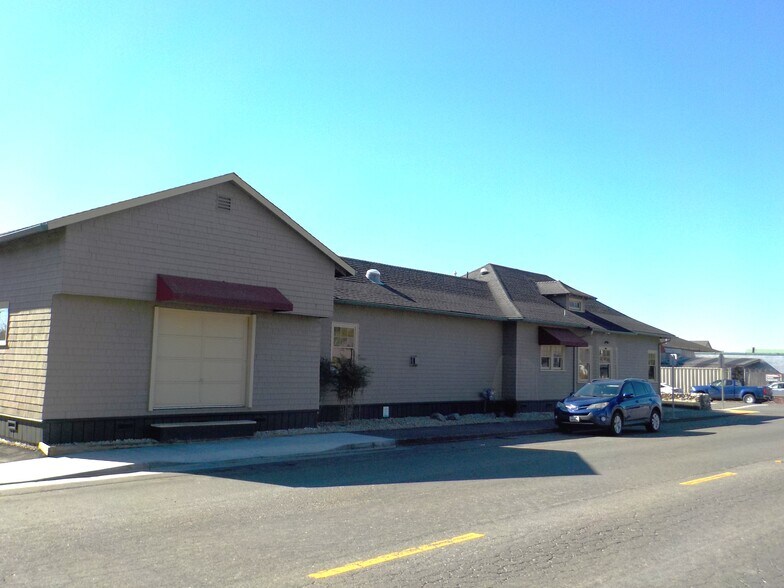 More Photos Of 755 12th St, Fortuna Office For Sale