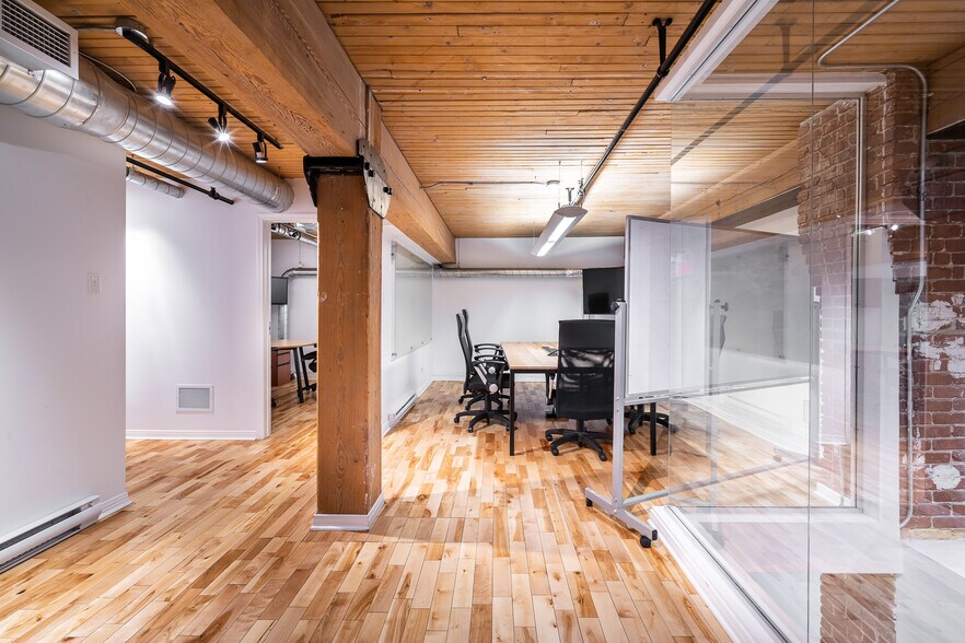 More Photos Of 387 Rue Saint-Paul O, Montréal Office For Sale