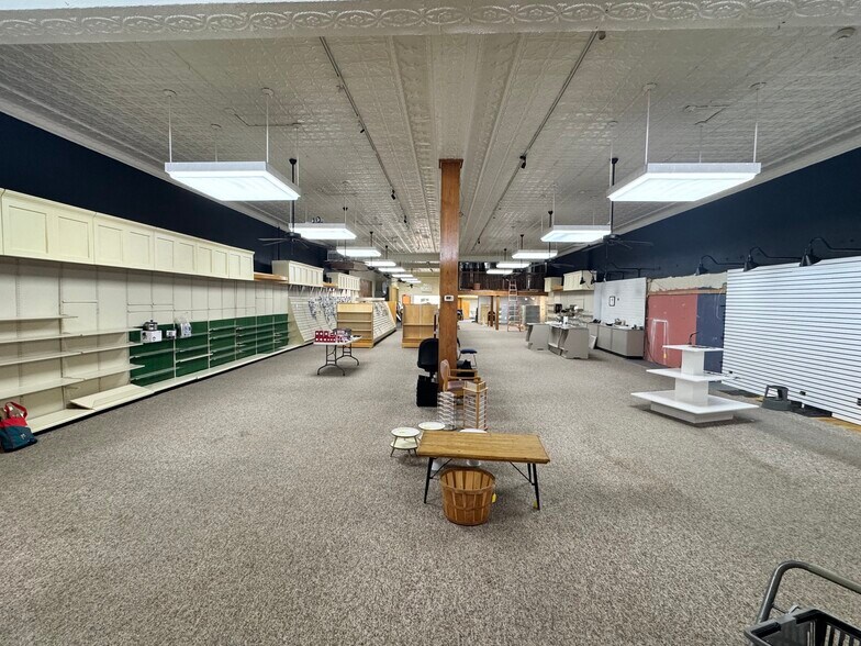 More Photos Of 608 Broadway St, Lincoln Storefront For Sale