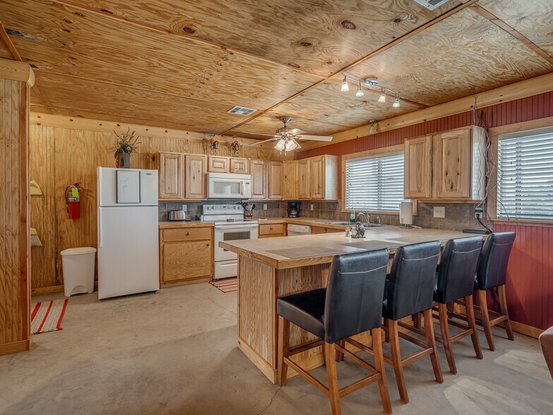 More Photos Of 341070 E 890 Rd, Chandler Lodge Meeting Hall For Sale