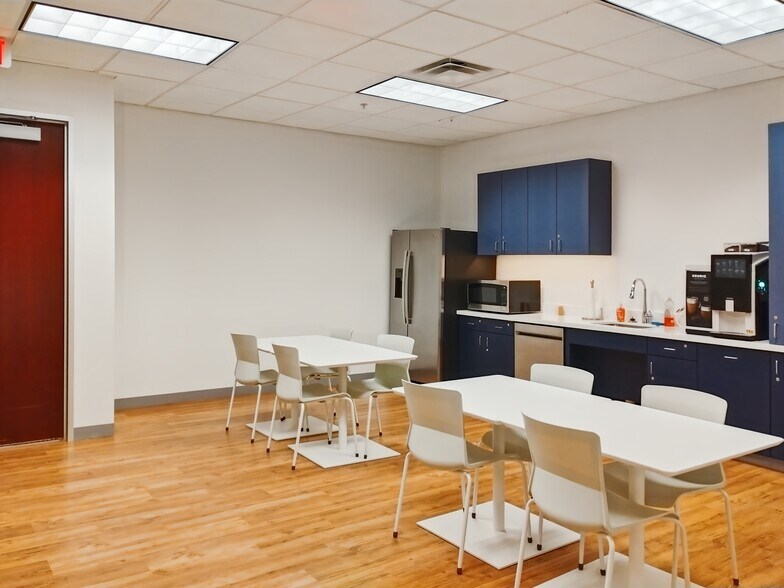 More Photos Of 901 W Rosedale St, Fort Worth Coworking Space