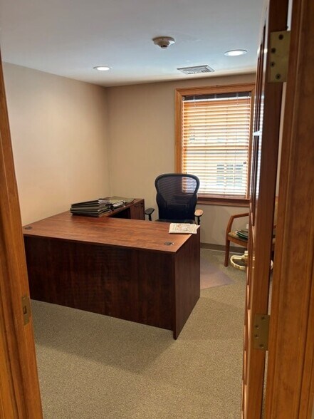 More Photos Of 335 Washington St, Norwell Office Residential For Lease