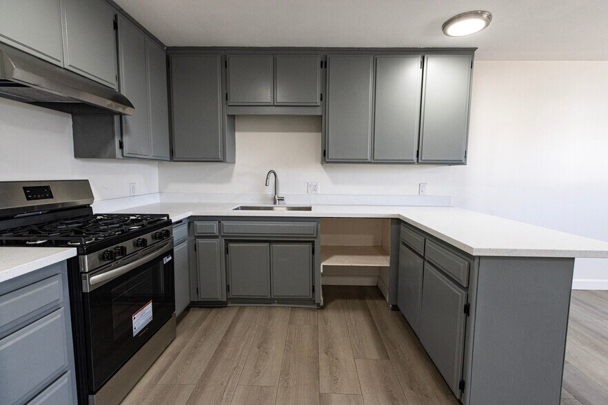 More Photos Of 6003 Craner Ave, North Hollywood Apartments For Sale