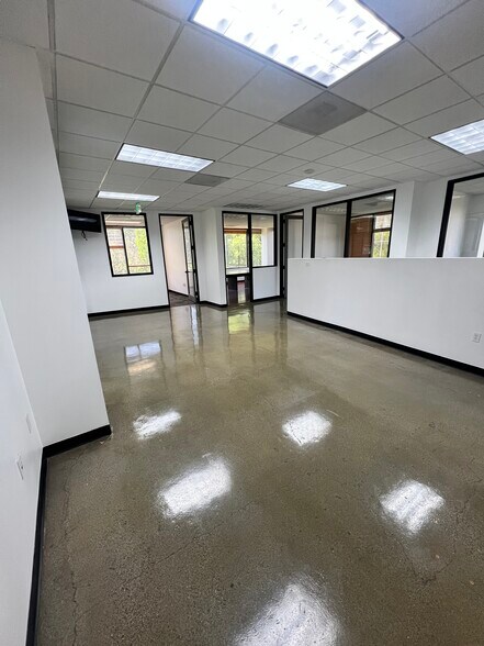 More Photos Of 5900 Canoga Ave, Woodland Hills Office For Lease
