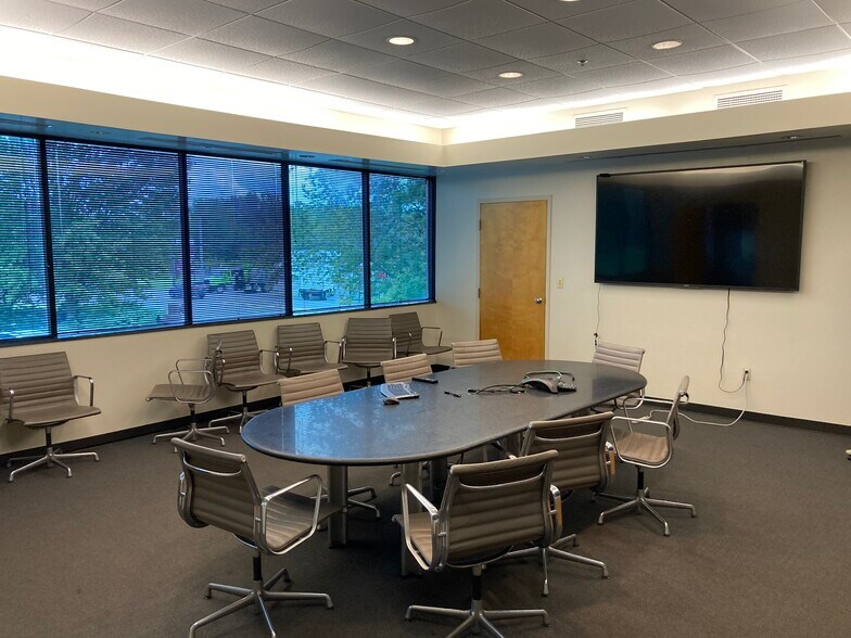 More Photos Of 942 Old Liverpool Rd, Liverpool Manufacturing For Sale