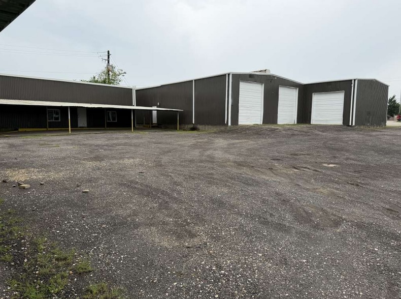 More Photos Of 100 N Richey St, Pasadena Warehouse For Sale