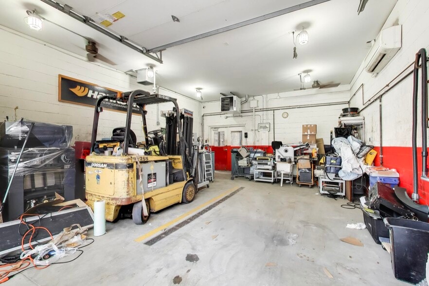 More Photos Of 1528 W Fullerton Ave, Chicago Storefront Retail Residential For Sale