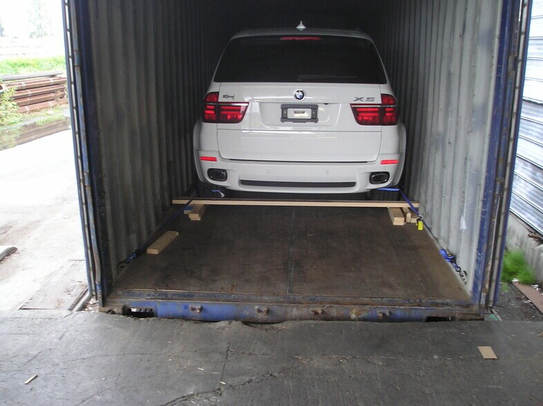 More Photos Of 8601 Main St, Vancouver Warehouse For Lease