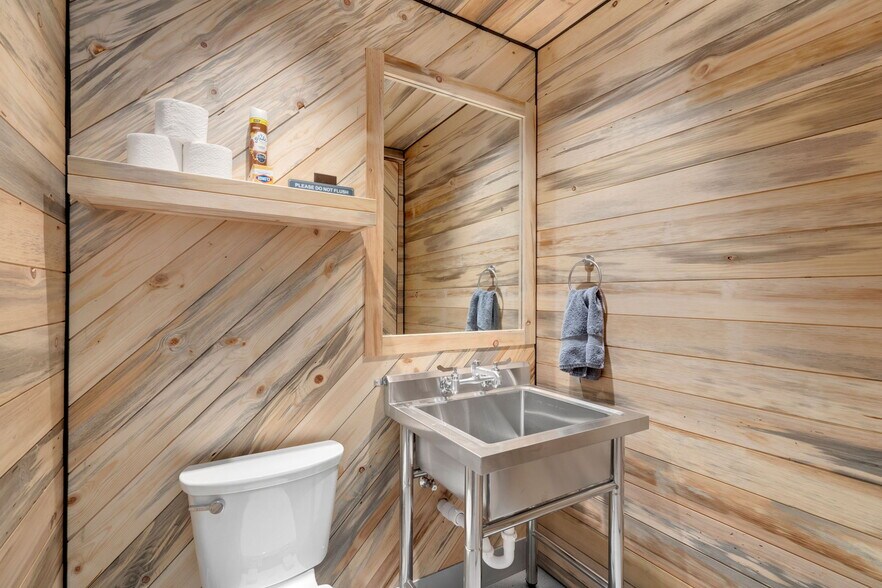 More Photos Of 341 1st St, Mead Warehouse For Sale