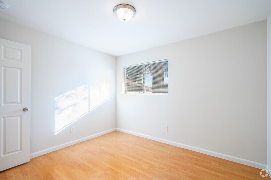 More Photos Of 900 Alvarez Ave, Pinole Apartments For Sale