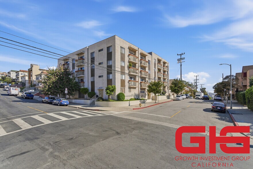 Primary Photo Of 939 W College St, Los Angeles Apartments For Sale