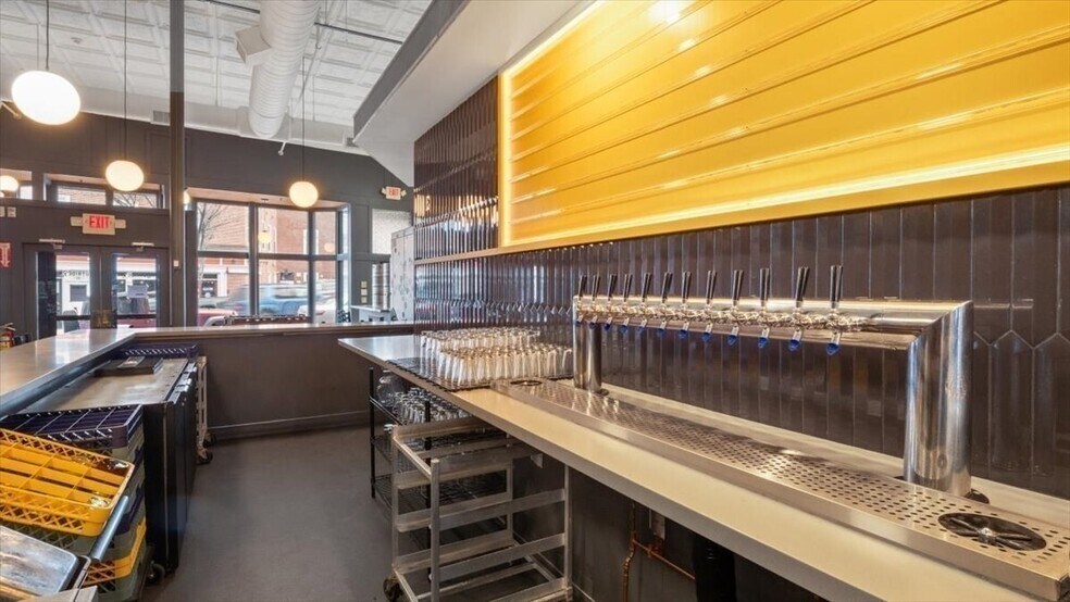 More Photos Of 35 Main St, Amesbury Storefront Retail Office For Sale