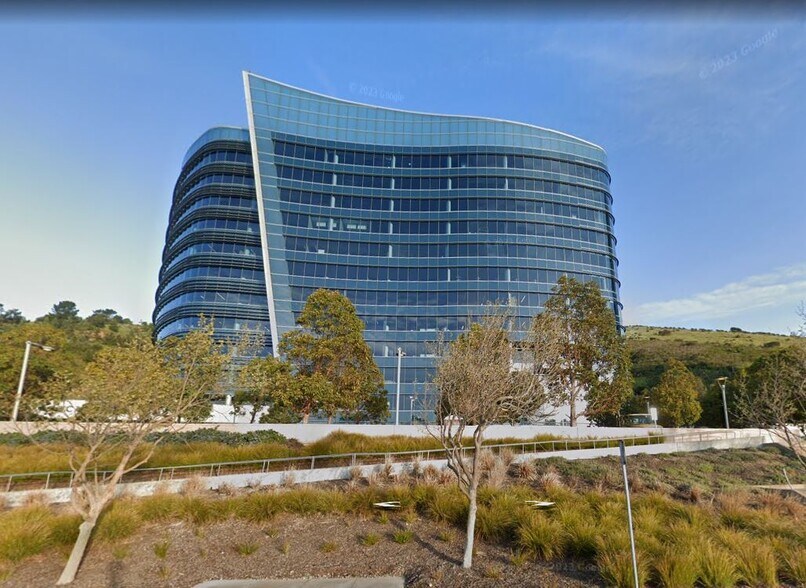 More Photos Of One Tower Pl, South San Francisco Research And Development For Lease