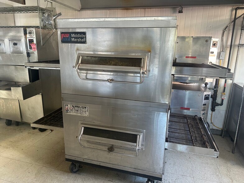 More Photos Of 215 E Lima St, Forest Restaurant For Sale