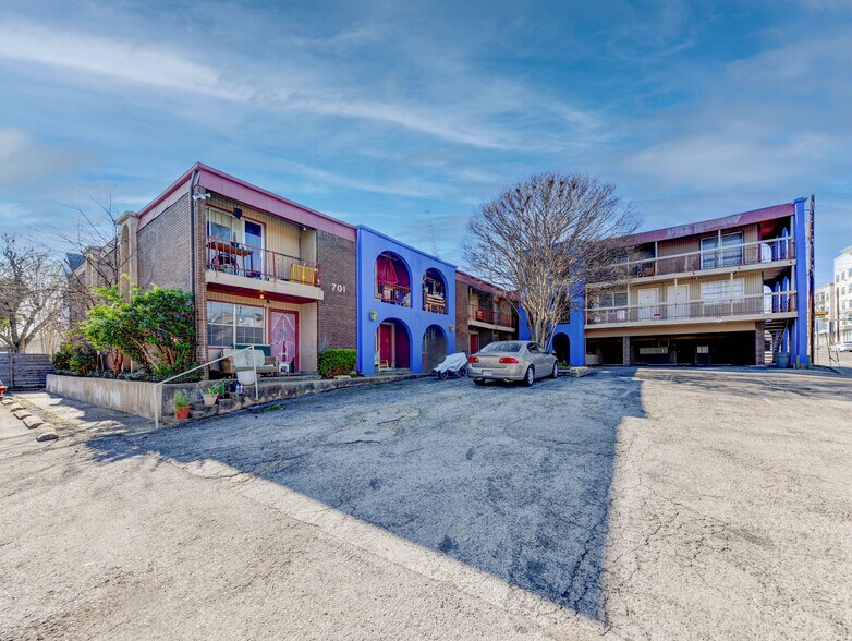 Primary Photo Of 701 W North Loop Blvd, Austin Apartments For Sale