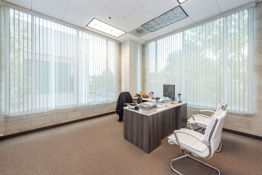 More Photos Of 8925 Research Dr, Irvine Office For Lease