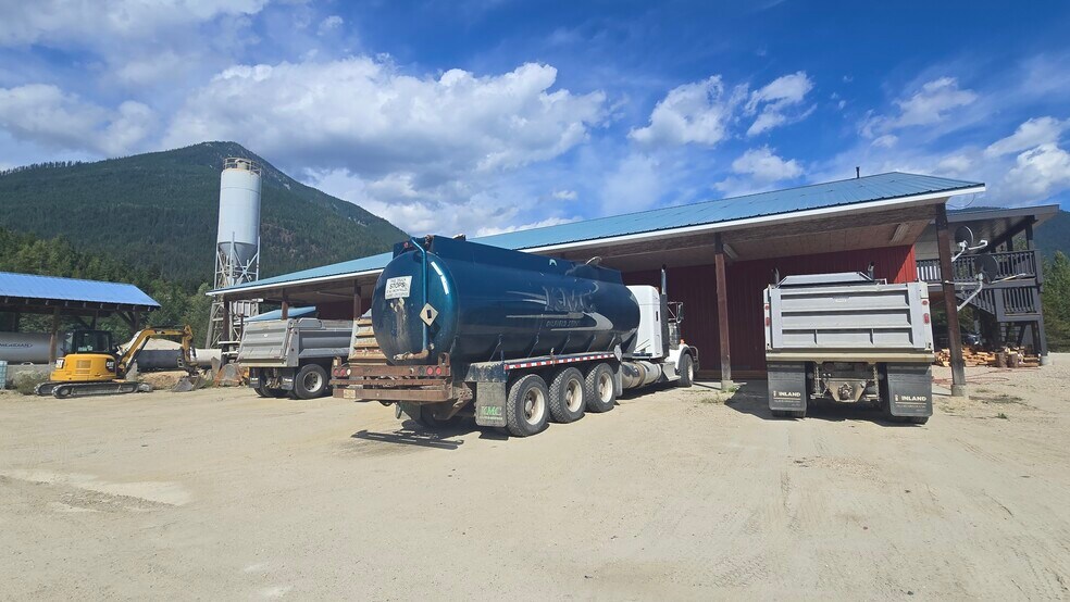 More Photos Of 1500 Hot Springs Rd, Nakusp Industrial For Sale