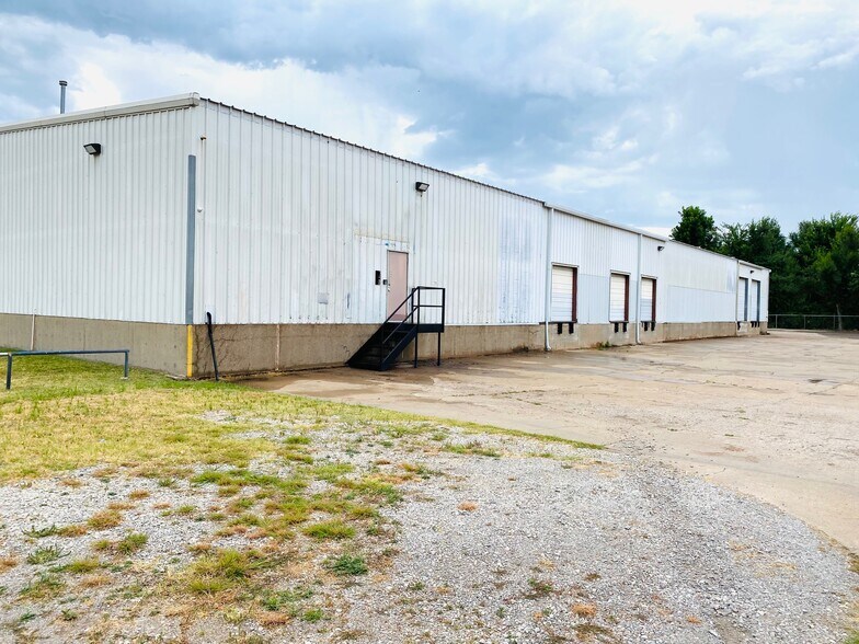 More Photos Of 6200 Melrose Ln, Oklahoma City Warehouse For Lease