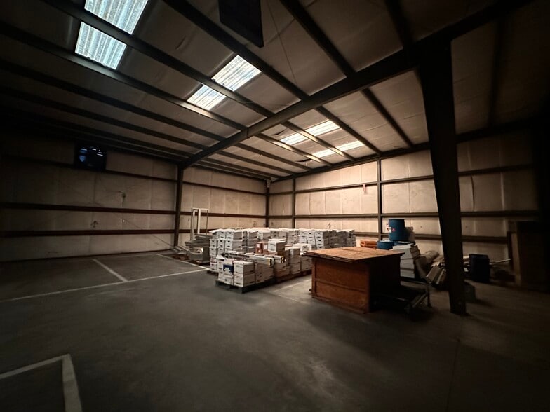 More Photos Of 4517 11th St, Gulfport Warehouse For Sale