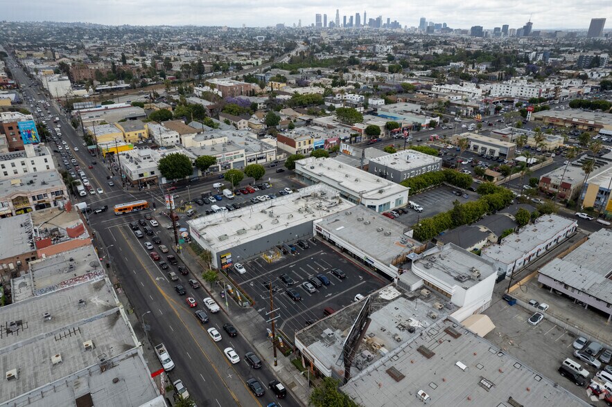 More Photos Of 5520-5530 Santa Monica Blvd, Los Angeles Unknown For Lease