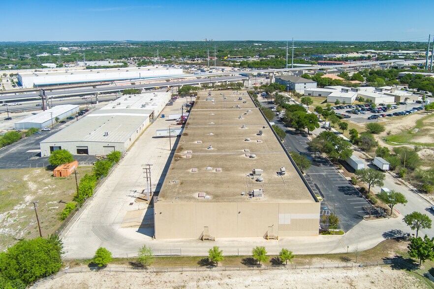 More Photos Of 11105-11119 Landmark 35 Dr, San Antonio Warehouse For Lease