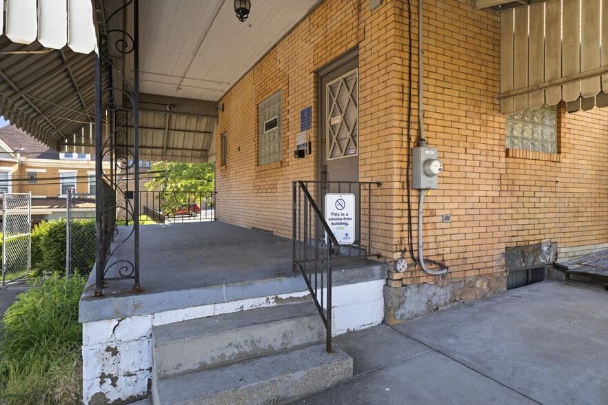 More Photos Of 101 W 9th Ave, Homestead Office For Sale