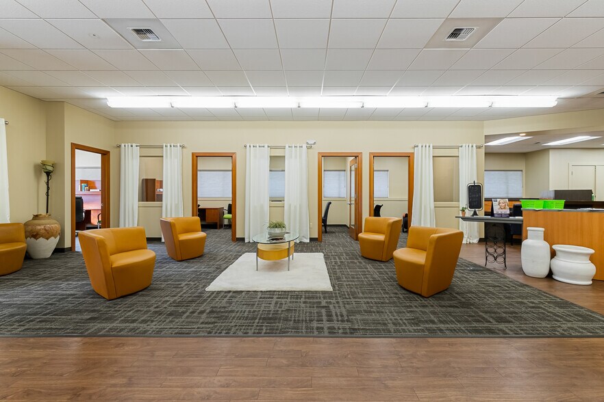 More Photos Of 1501 Cornwall Ave, Bellingham Bank For Sale