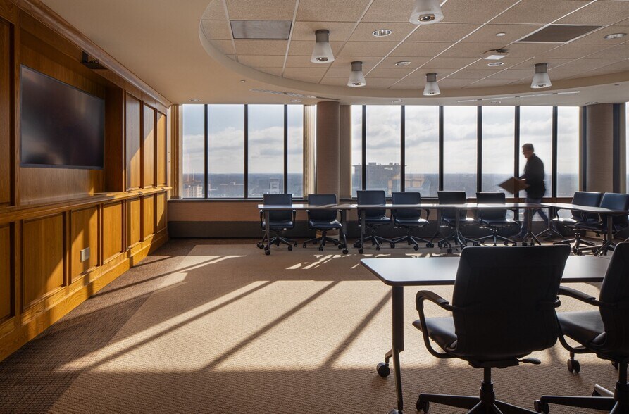 More Photos Of 201 5th St N, Fargo Hotel For Lease