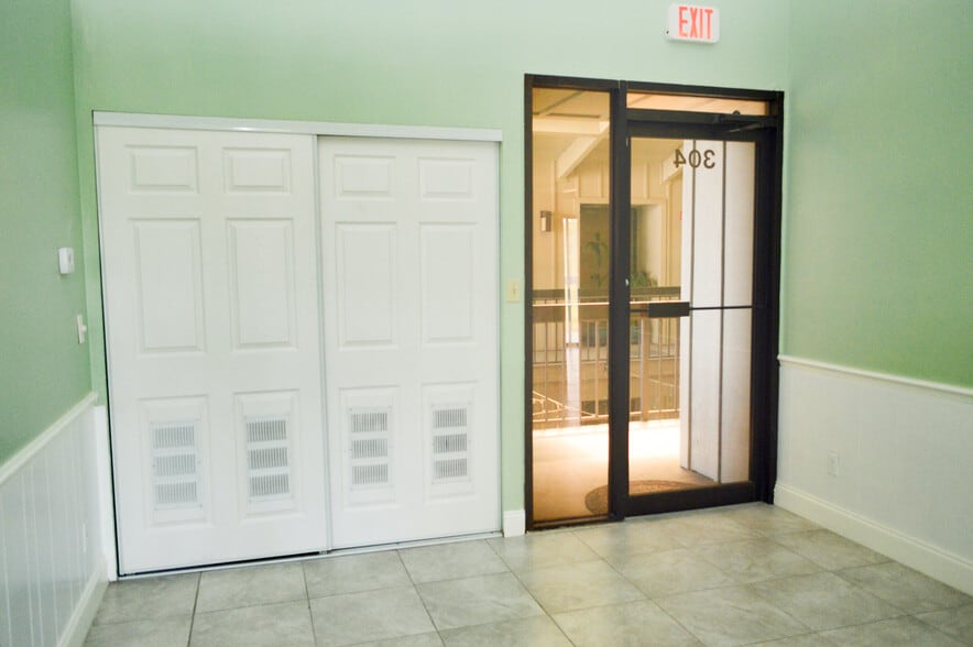 More Photos Of 2210 S Front St, Melbourne Office For Lease