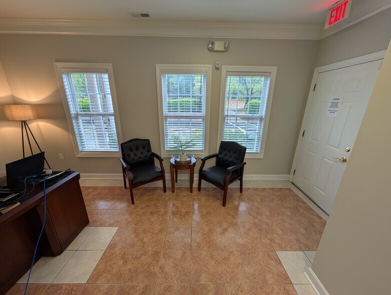 More Photos Of 6511 Creedmoor Rd, Raleigh Office For Lease