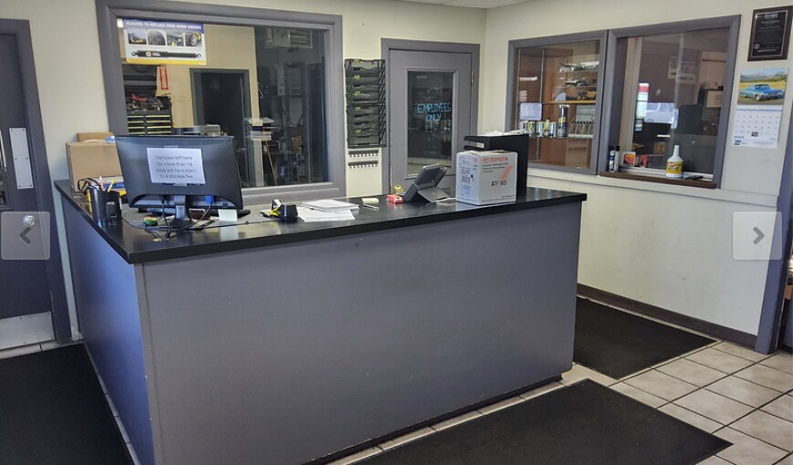 More Photos Of 1621 N Henderson St, Galesburg General Retail For Sale