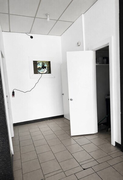 More Photos Of 3117-3121 Blanco Rd, San Antonio Freestanding For Lease