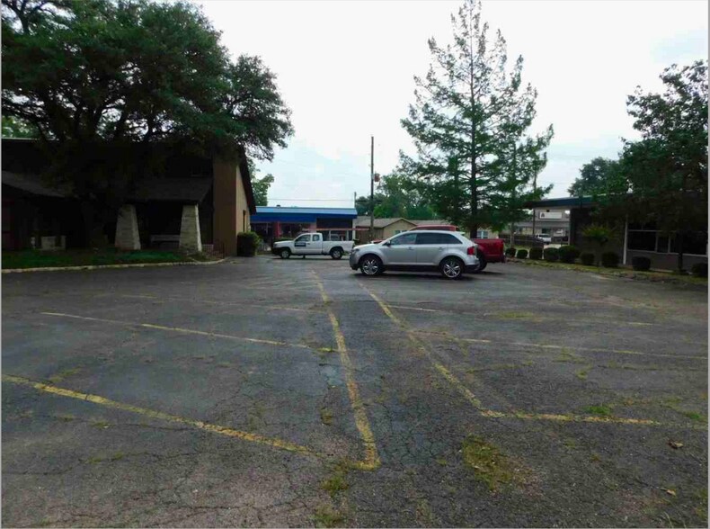 More Photos Of 711 N Jefferson Ave, Mount Pleasant Medical For Lease