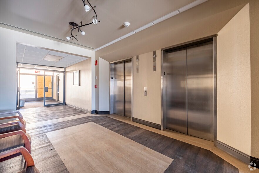 More Photos Of 2424 50th St, Lubbock Medical For Sale