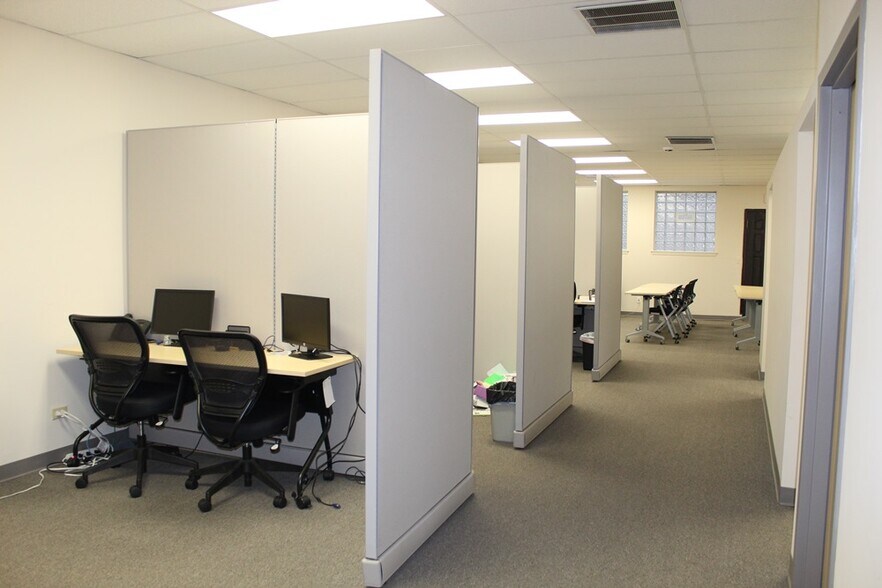 More Photos Of 6252 N Lincoln Ave, Chicago Office For Lease
