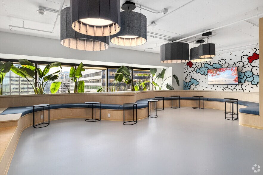 More Photos Of 1550 Crystal Dr, Arlington Office For Lease