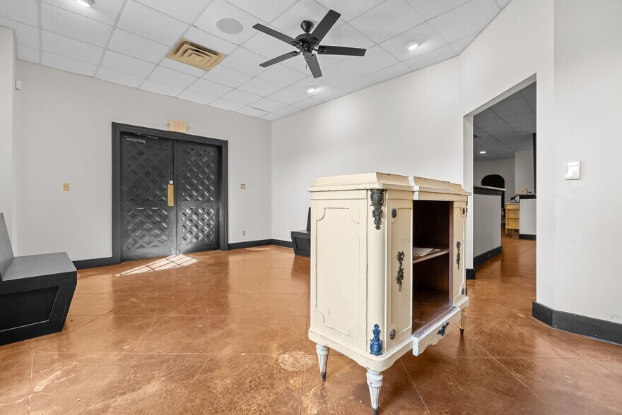 More Photos Of 983 N Highway 123 Byp, Seguin Restaurant For Sale