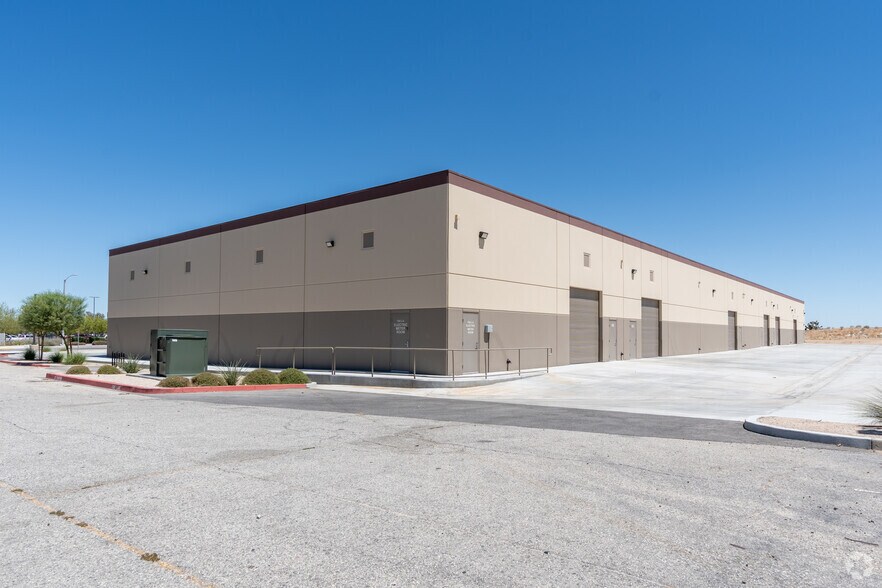 More Photos Of 744 Avenue L-6 Avenue L-6, Lancaster Warehouse For Lease