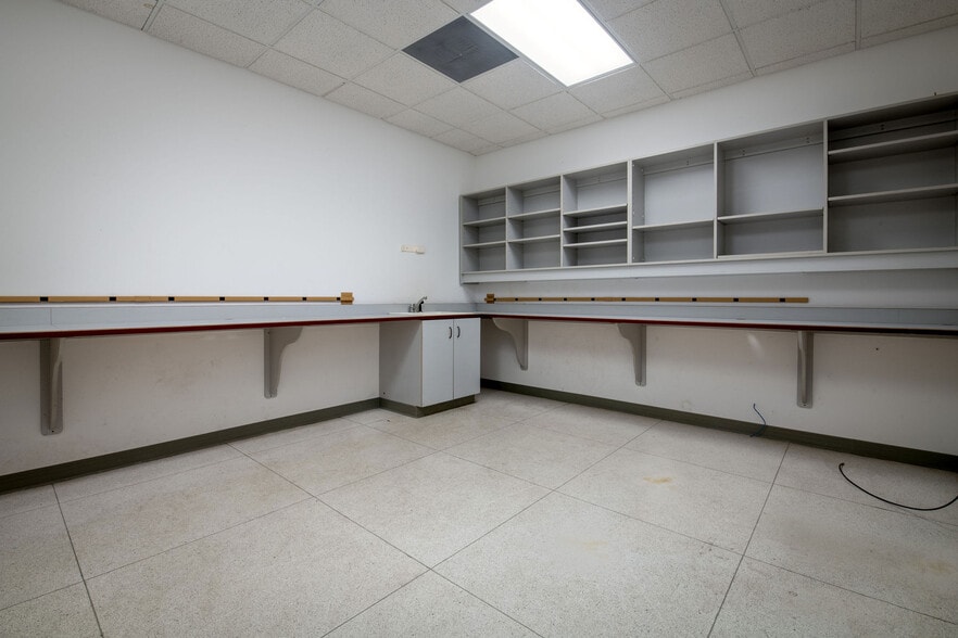 More Photos Of 350 Crown Point Cir, Grass Valley Office For Lease