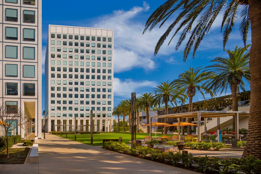 More Photos Of 4685 MacArthur Ct, Newport Beach Office For Lease