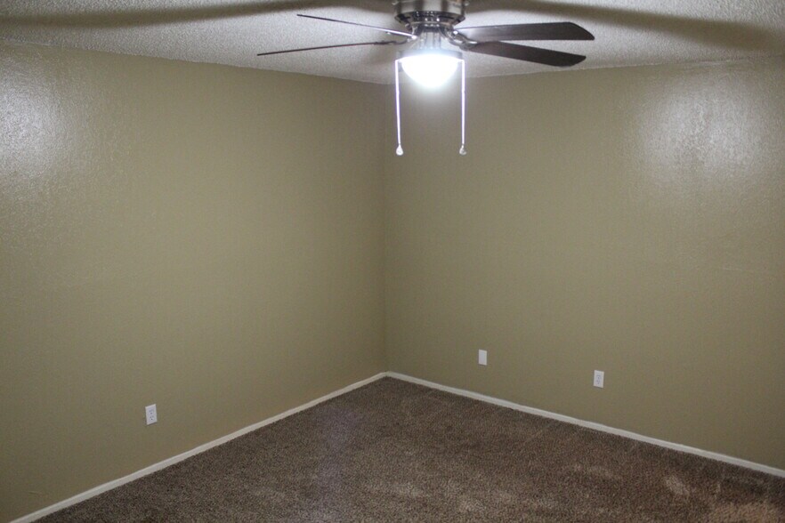 More Photos Of 200 N Jefferson St, Abilene Apartments For Sale