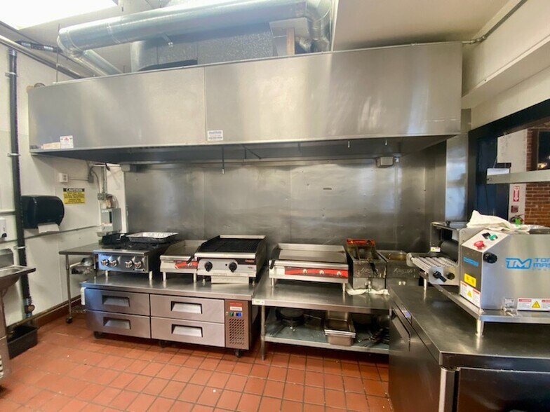 More Photos Of 17 Kellogg Ave, Amherst Storefront Retail Office For Lease