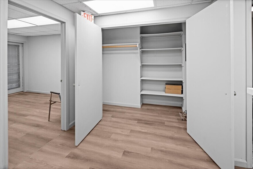More Photos Of 5 Mountain Blvd, Warren Office For Lease