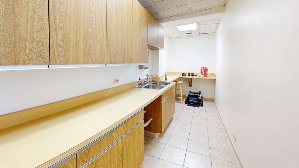 More Photos Of 5241 S Cicero Ave, Chicago Medical For Lease