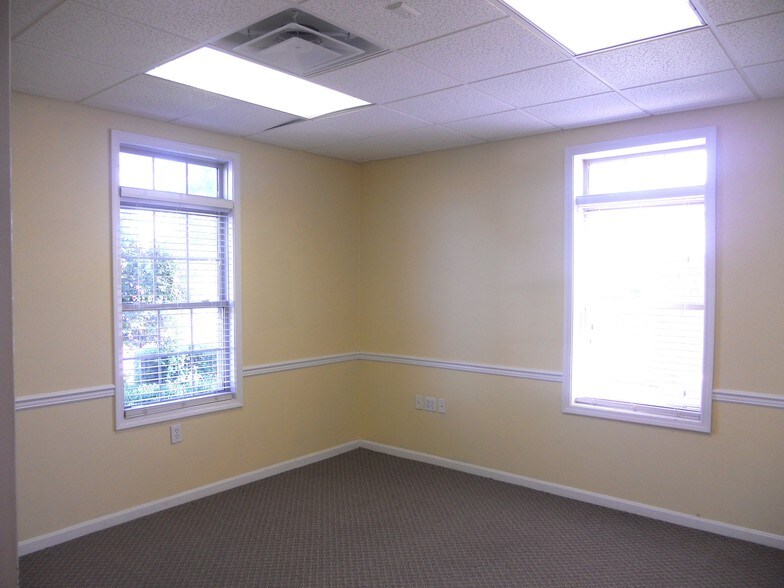 More Photos Of 30 Stonecrest Ct, Shelbyville Medical For Lease