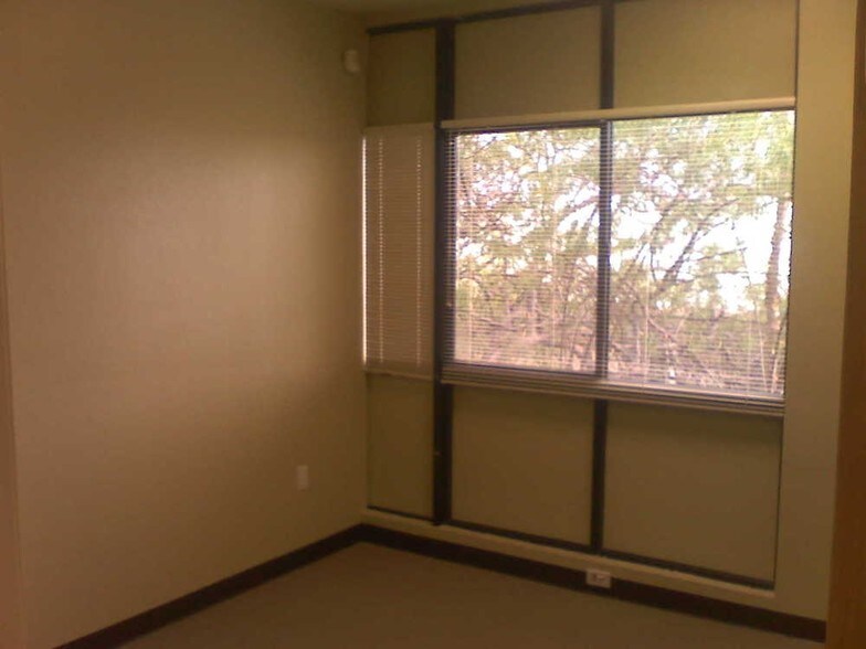 More Photos Of 74-5620 Palani Rd, Kailua Kona Office For Lease