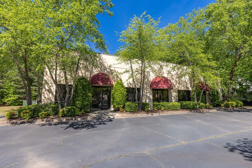 More Photos Of 9350 Industrial Ter, Alpharetta Warehouse For Sale