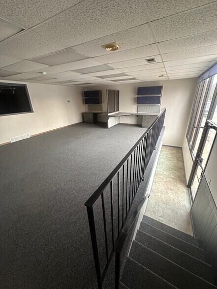 More Photos Of 2023 NW 92nd Ct, Clive Light Distribution For Lease