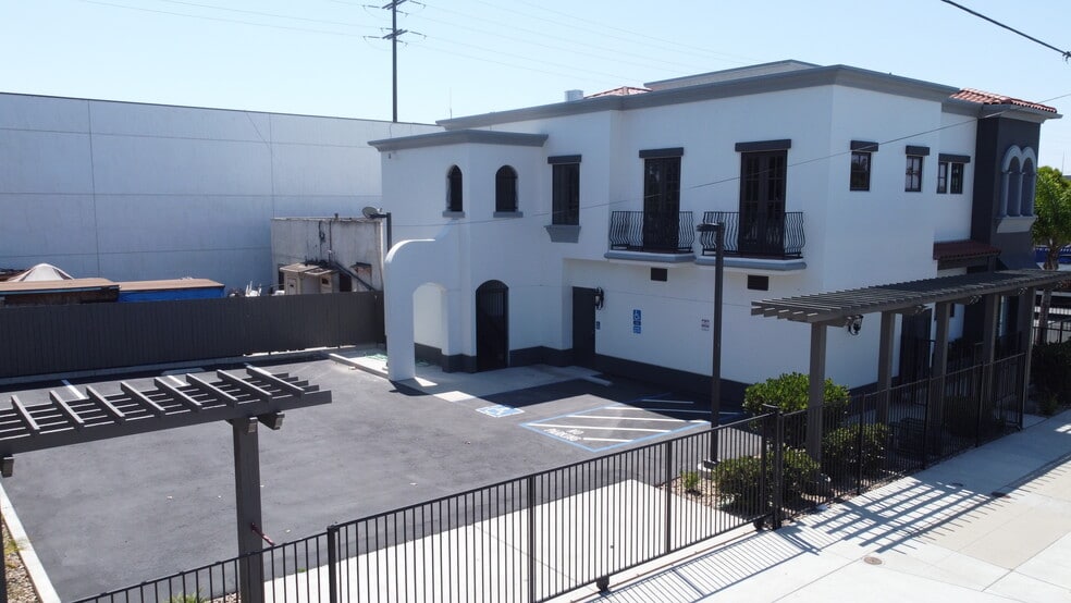 More Photos Of 2754 Imperial Ave, San Diego Medical For Sale